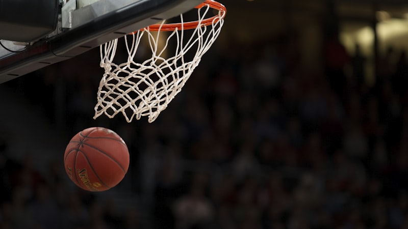 NBA季后賽湖人隊(duì)對(duì)陣勇士隊(duì)現(xiàn)場(chǎng)直播